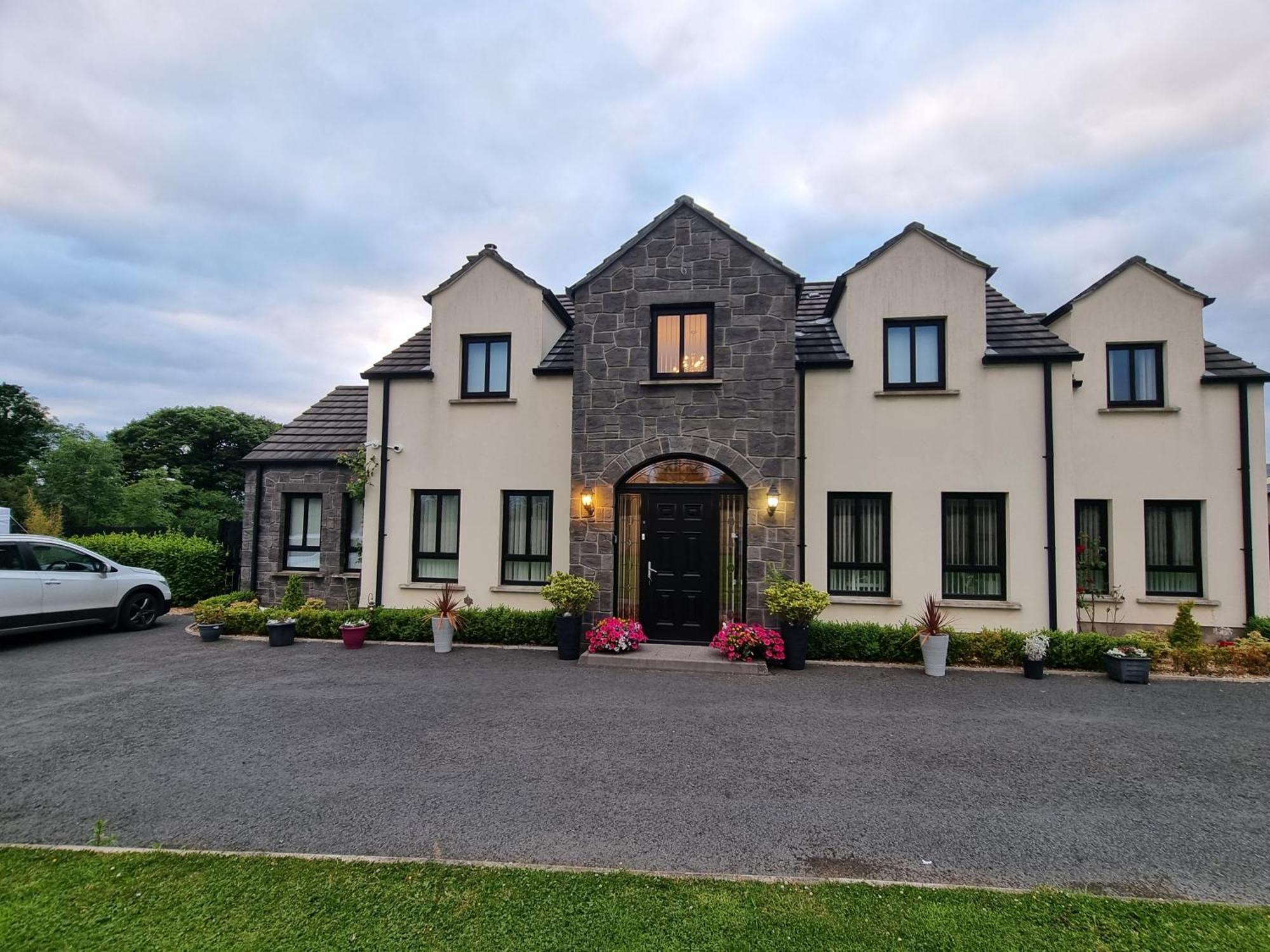 Boutique Country House Aldergrove Panzió Crumlin  Kültér fotó